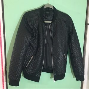 🦋 5/$20 🦋 F21 Black Faux-Leather Jacket